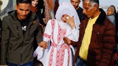 عروسان من غزه يحتفلان بزفافهما تحت القصف والحصار