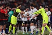 كشف الدكتور محمد أبو العلا، طبيب منتخب مصر الأول لكرة القدم، أن حارس الفريق محمد الشناوي تعرض لإصابة في كتفه بعد مشاركته في مباراة كاب فيردي في الجولة الثالثة للمجموعة الثانية في بطولة أمم أفريقيا. سيتم تحديد فترة غيابه بعد إجراء الأشعة.