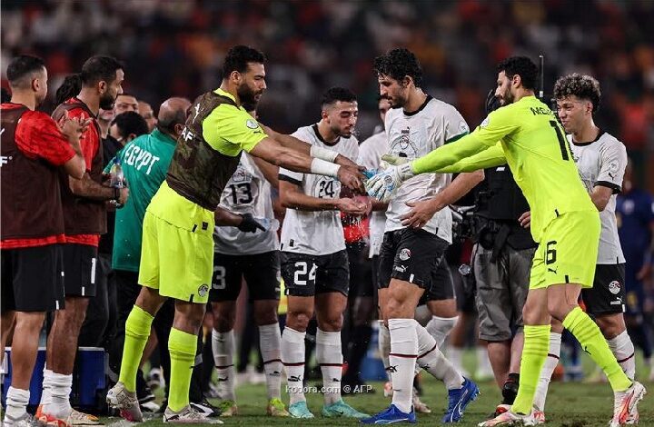 كشف الدكتور محمد أبو العلا، طبيب منتخب مصر الأول لكرة القدم، أن حارس الفريق محمد الشناوي تعرض لإصابة في كتفه بعد مشاركته في مباراة كاب فيردي في الجولة الثالثة للمجموعة الثانية في بطولة أمم أفريقيا. سيتم تحديد فترة غيابه بعد إجراء الأشعة.
