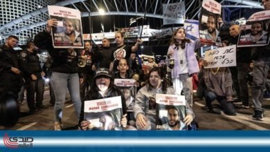 عائلات المحتجزين فى غزة تبدأ اعتصامًا مفتوحًا أمام مقر إقامة نتنياهو