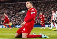 ليفربول يكتسح لوتون تاون برباعية ويواصل صدارته للدورى الإنجليزى الممتاز