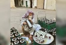 وفاة الحاج اسماعيل الذي كان يطعم زوار المسجد النبوي مجاناً لمدة 40 عاماً