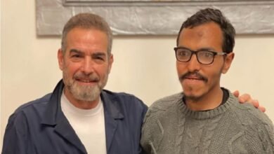 الفنان أحمد عبدالعزيز يستضيف صاحب واقعة عزاء شيرين سيف النصر في بيته