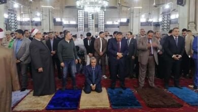 محافظ الشرقية والقيادات التنفيذية والأمنية يؤدون صلاة عيد الفطر بمسجد الفتح بالزقازيق