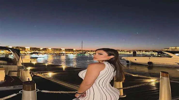 بإطلالة جديدة.. نسرين طافش تخطف الأنظار بالساحل الشمالي