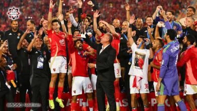 فيفا يوضح حقيقة وضع شعار "بطل نصف الأرض" على قميص الأهلي