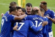 أحداث مثيرة في مباراة مان يونايتد ضد إيفرتون في الدوري الإنجليزي