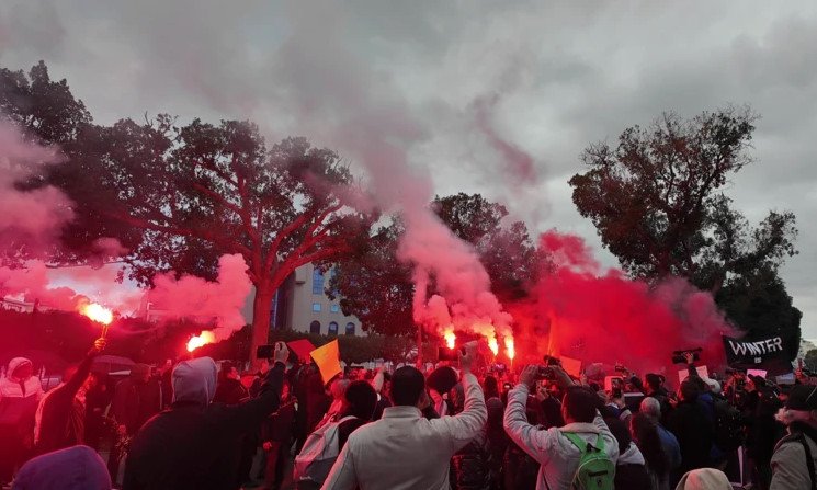 احتجاجات في تونس تطالب بـ "عودة الحريات" وإطلاق سراح "السجناء السياسيين"